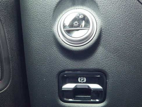 Used 2025 Mercedes-Benz C 300 C 300 image 22