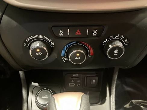Used 2017 Jeep Cherokee Sport w/ Trailer Tow Group AWD/4WD image 27
