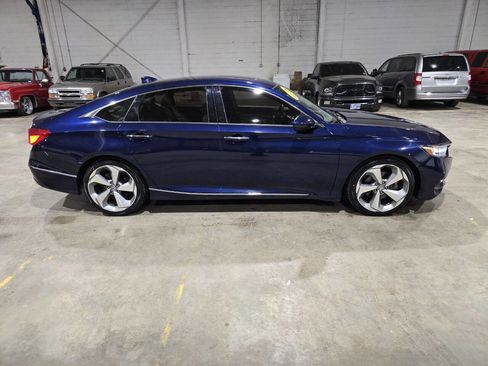 Used 2018 Honda Accord Touring image 16