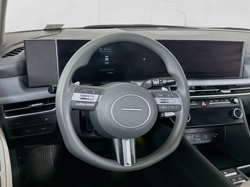 Used 2025 Hyundai Sonata SEL FWD image 18