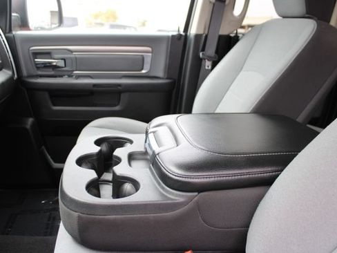 Used 2024 RAM 1500 Classic SLT AWD/4WD image 31