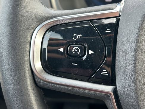 Used 2024 Volvo XC90 B6 Ultimate w/ Lounge Package image 41