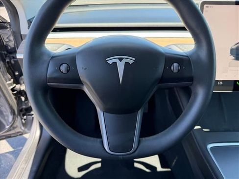 Used 2023 Tesla Model 3 Standard Range RWD image 16