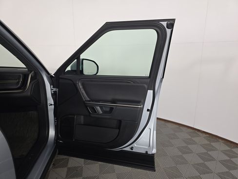 Used 2024 Rivian R1S Adventure AWD/4WD image 18