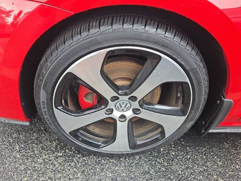 Used 2015 Volkswagen GTI 4-Door FWD image 4