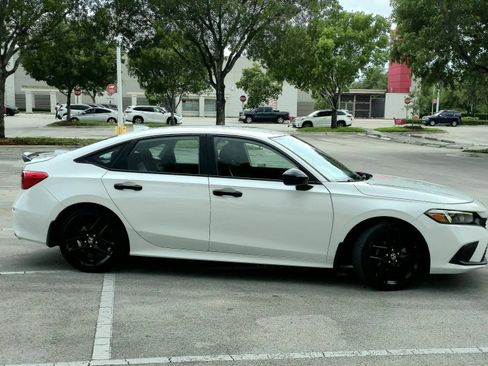 Used 2022 Honda Civic Sport image 8