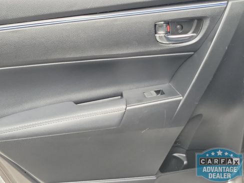 Used 2017 Toyota Corolla SE w/ SE Premium Package FWD image 14