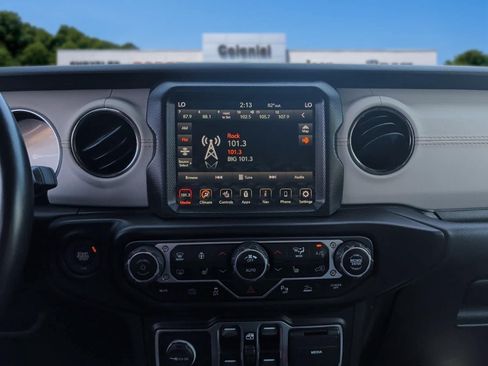 Used 2021 Jeep Wrangler Unlimited Sahara AWD/4WD image 23