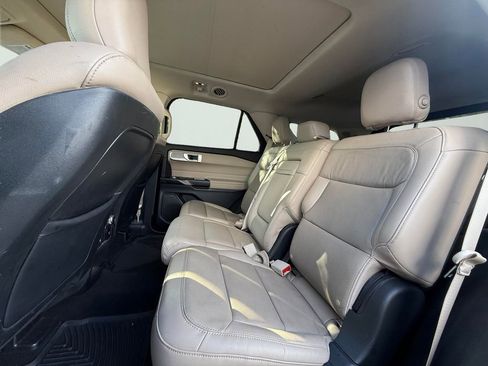Used 2020 Ford Explorer Limited image 9