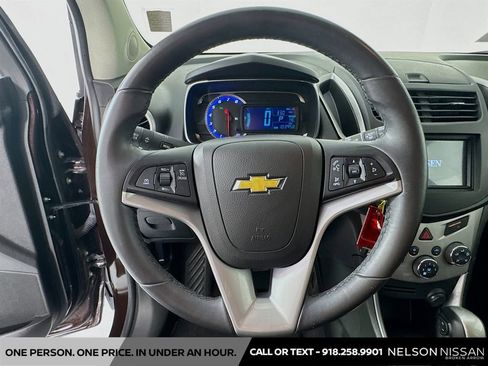 Used 2016 Chevrolet Trax LT w/ LT Convenience Package FWD image 11