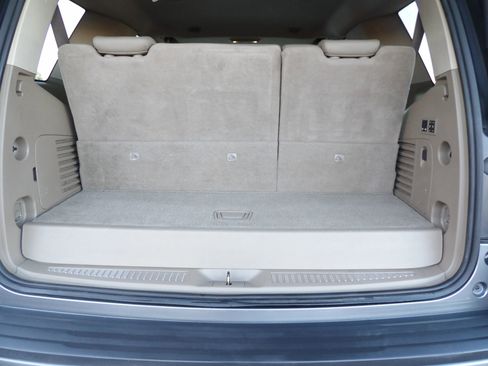 Used 2018 GMC Yukon SLT w/ HD Trailering Package image 9