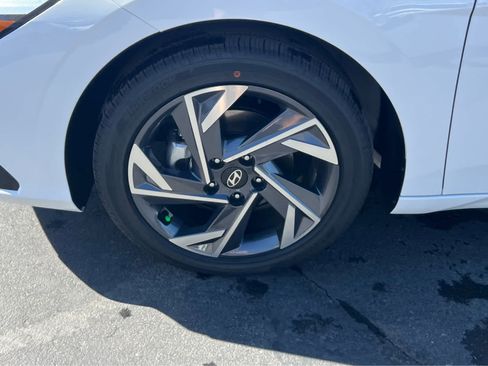 New 2026 Hyundai Elantra Limited FWD image 13