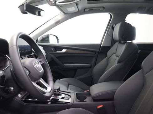 Used 2024 Audi Q5 e Premium Plus w/ Premium Plus Package image 13