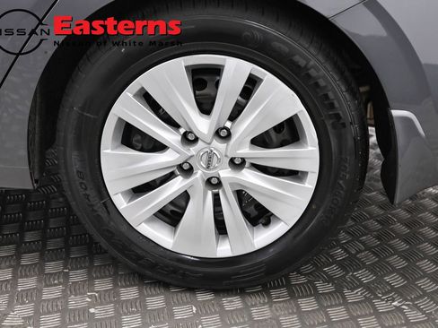 Used 2022 Nissan Sentra S FWD image 32