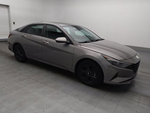 Used 2022 Hyundai Elantra SEL FWD image 11