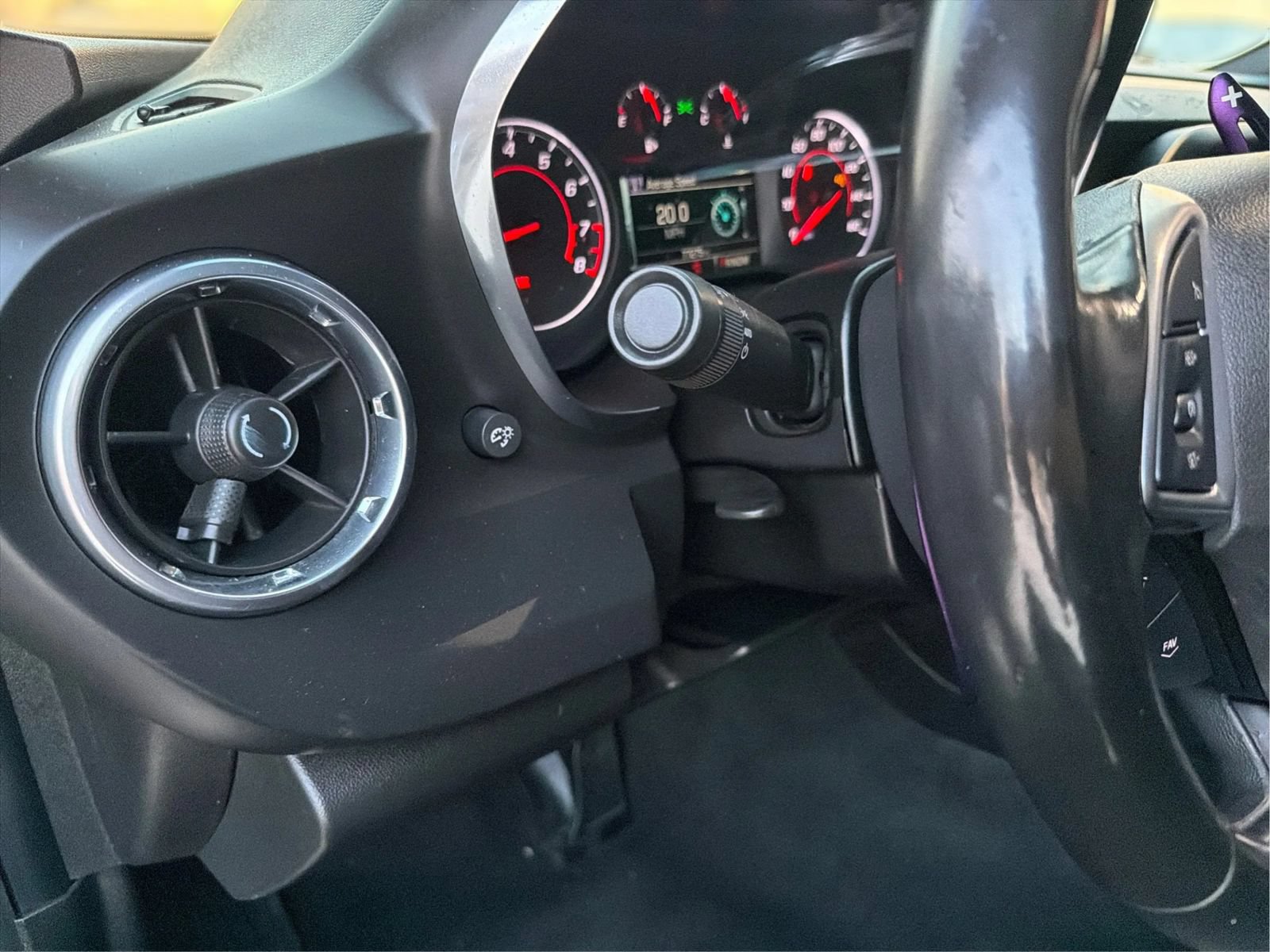 Used 2017 Chevrolet Camaro LT w/ Technology Package RWD image 23