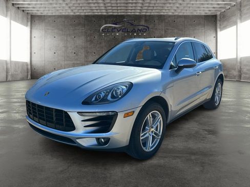 Used 2017 Porsche Macan S w/ Dark Walnut Interior Package image 8