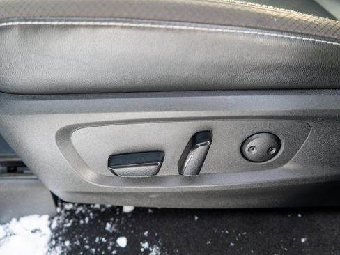 Used 2024 Nissan Pathfinder SL w/ Black Appearance Package image 20