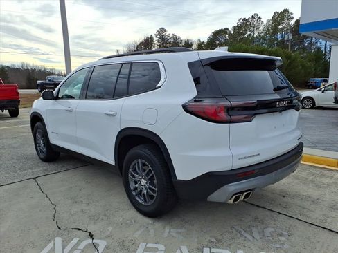 Used 2025 GMC Acadia Elevation image 3