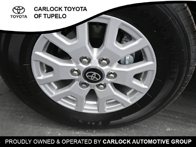 Used 2025 Toyota Tacoma SR5 AWD/4WD image 27