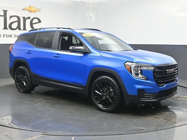 Used 2024 GMC Terrain SLE w/ Driver Convenience Package FWD image 6