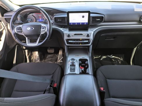 Used 2022 Ford Explorer XLT image 16