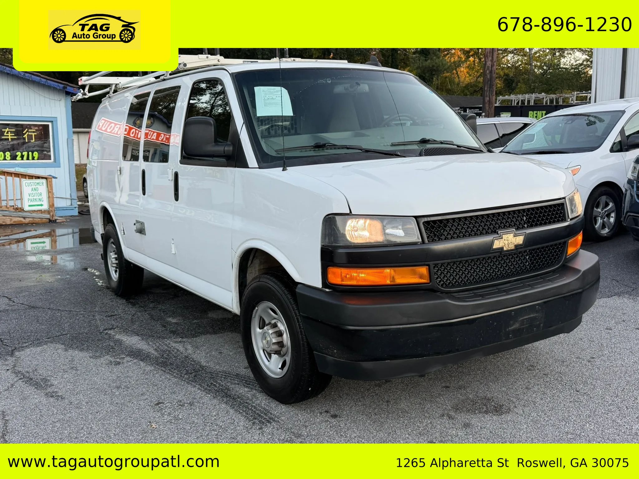 Used 2023 Chevrolet Express 2500 w/ Driver Convenience Package RWD image 3