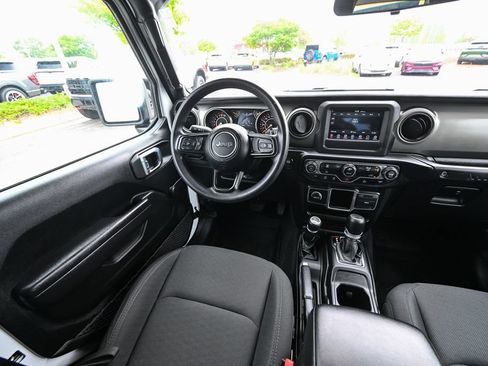 Used 2022 Jeep Wrangler Sport AWD/4WD image 26