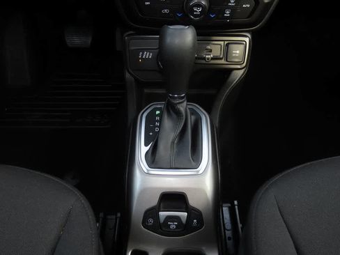 Used 2022 Jeep Renegade Latitude image 23