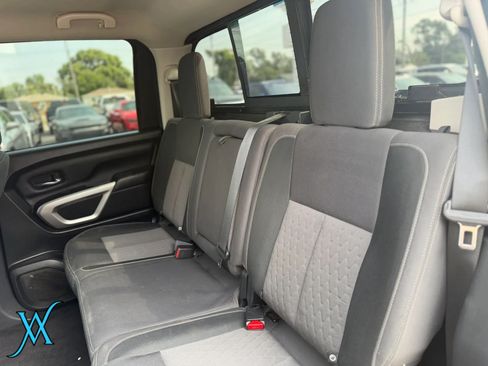 Used 2021 Nissan Titan SV w/ SV Convenience Package AWD/4WD image 17