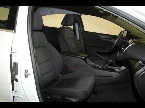 Used 2024 Chevrolet Malibu LT FWD image 28