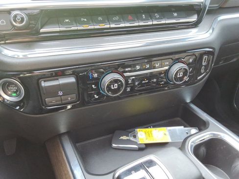 Used 2023 Chevrolet Silverado 1500 High Country w/ Technology Package AWD/4WD image 37