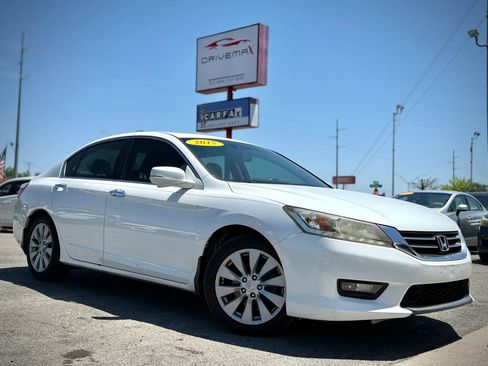 Used 2015 Honda Accord Touring image 2