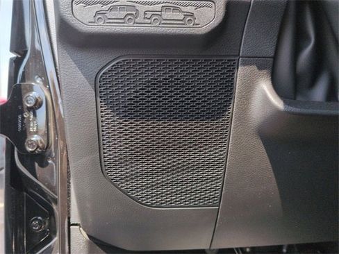 New 2025 Jeep Gladiator Sport image 16