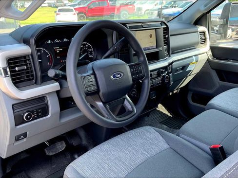 New 2025 Ford F450 XLT image 13