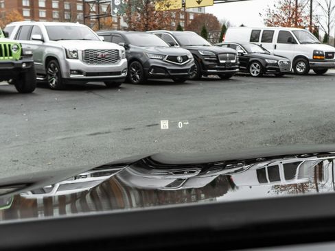 Used 2022 BMW 750i xDrive w/ Executive Package image 19