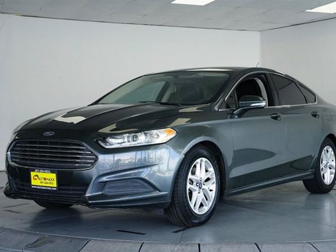 Used 2015 Ford Fusion SE FWD image 3