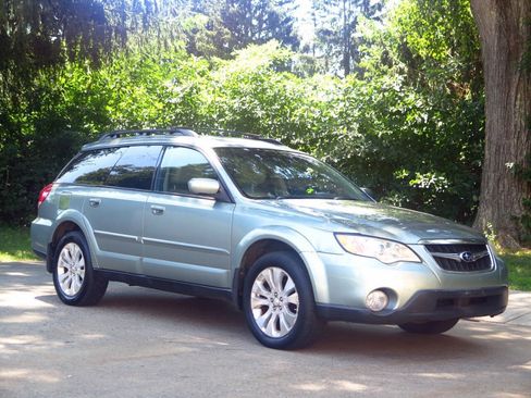 Used 2009 Subaru Outback 2.5i Limited AWD/4WD image 6