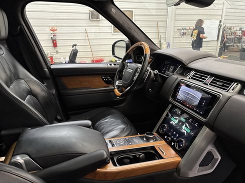 Used 2018 Land Rover Range Rover Autobiography image 29