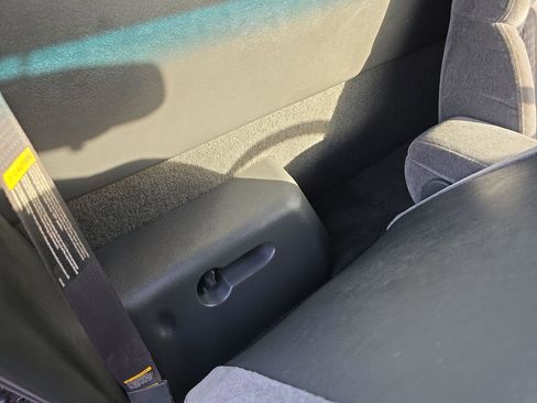 Used 1998 Chevrolet S10 Pickup LS w/ Preferred Equipment Group image 7