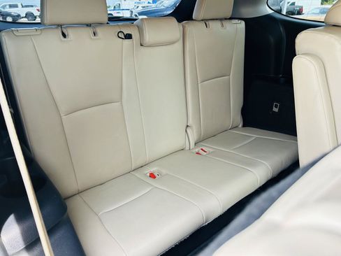 Used 2021 Toyota Highlander XLE FWD image 33