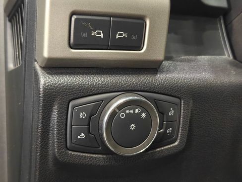 Used 2015 Ford F150 Lariat w/ Equipment Group 502A Luxury AWD/4WD image 59