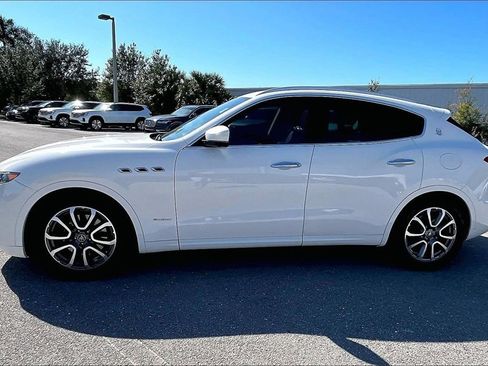 Used 2020 Maserati Levante GranLusso image 8