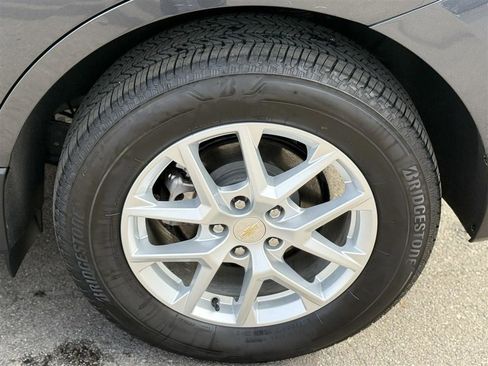 Used 2023 Chevrolet Equinox LT AWD/4WD image 13