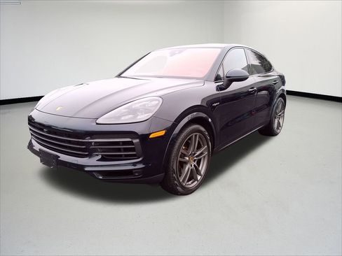 Used 2023 Porsche Cayenne Platinum Edition image 1