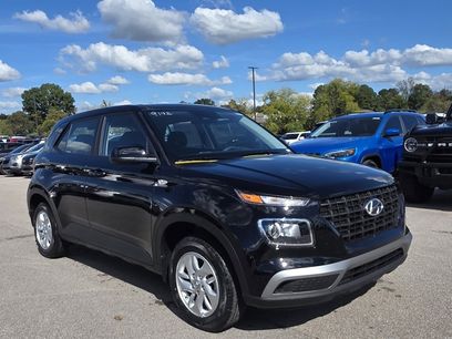 New 2025 Hyundai Venue SE