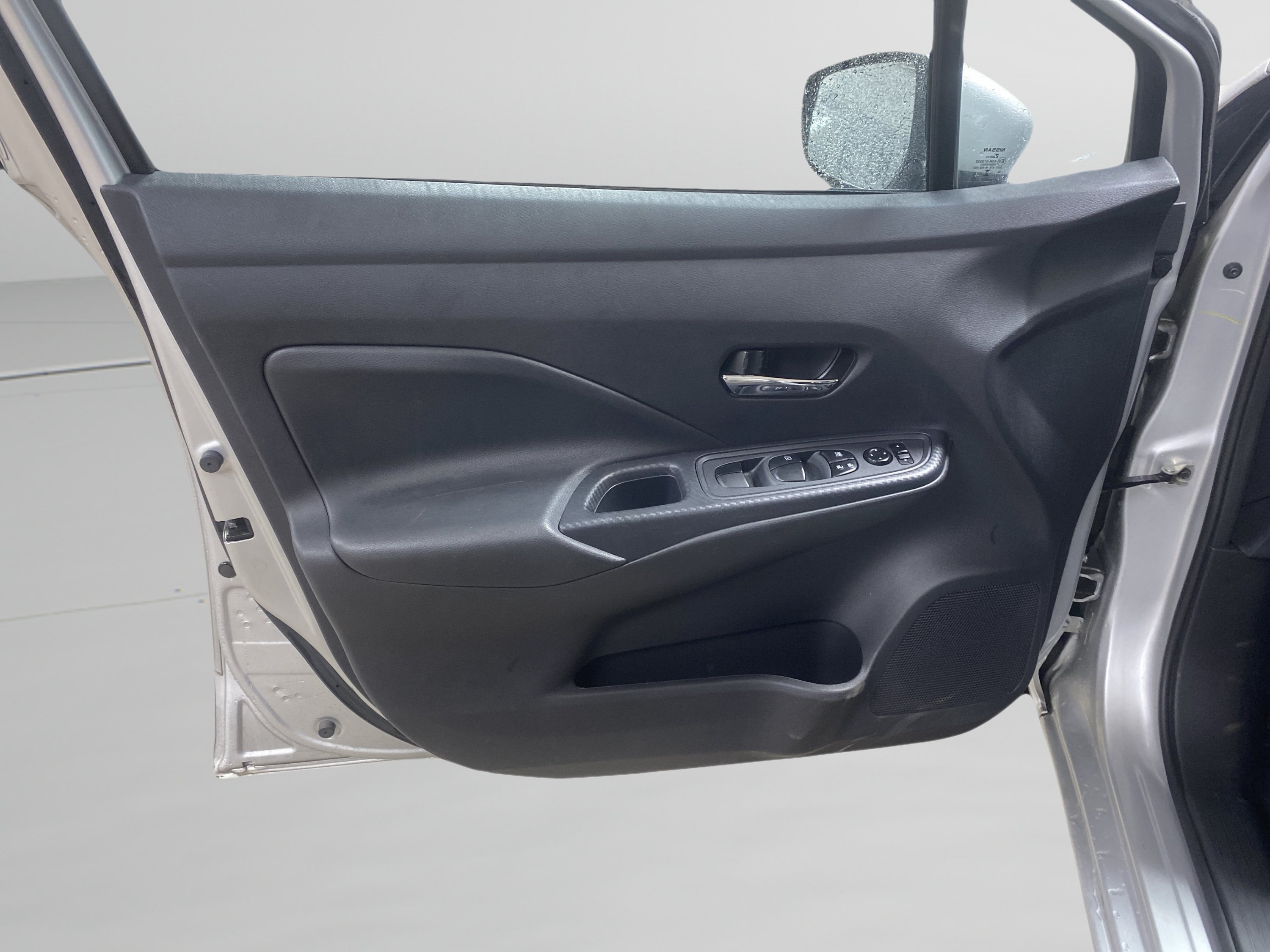 Used 2025 Nissan Versa SV FWD image 12
