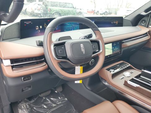 New 2026 Lincoln Navigator Reserve AWD/4WD image 14