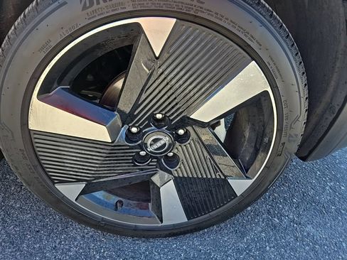 Certified 2025 Nissan Kicks SR w/ Illumination Package AWD/4WD image 36