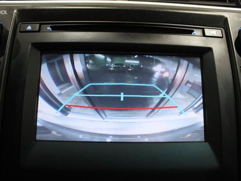 Used 2016 Toyota Camry SE FWD image 18